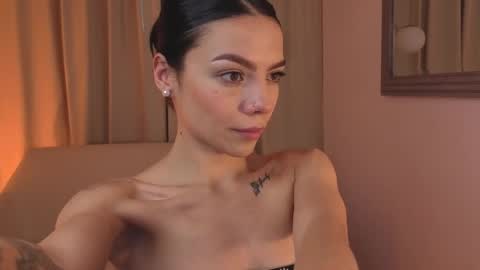 Snapshot of rousee_v chatting on 04.22.26 Rousee online show from 04.22.26