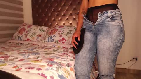 Rouss marie henao  online show from 12.18.25