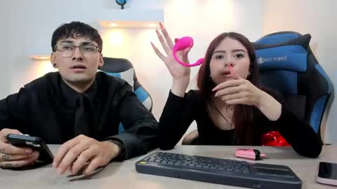 Snapshot of rousse_n_kenji chatting on 05.17.26 rousse_n_kenji online show from 05.17.26