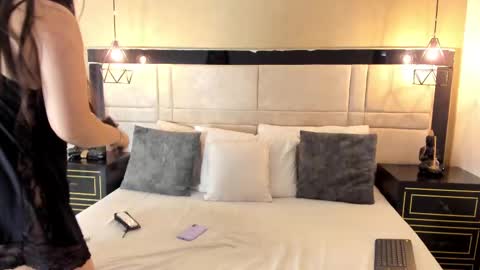 Snapshot of roussewalker chatting on 11.13.25 RousseWalker online show from 11.13.25