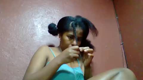 Snapshot of rovaelyah chatting on 10.14.25 rovaelyah online show from 10.14.25