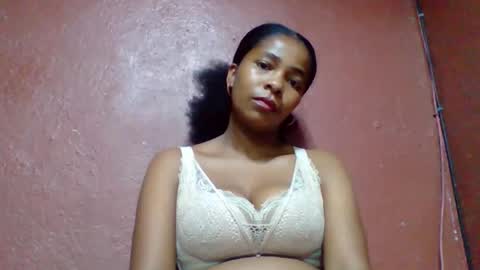 Snapshot of rovaelyah chatting on 10.19.25 rovaelyah online show from 10.19.25