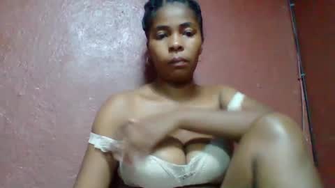 Snapshot of rovaelyah chatting on 10.22.25 rovaelyah online show from 10.22.25