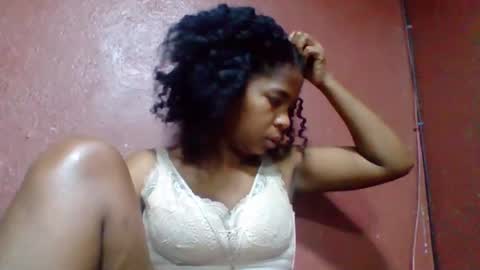 Snapshot of rovaelyah chatting on 10.23.25 rovaelyah online show from 10.23.25