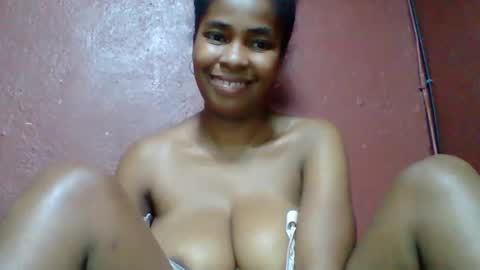 Snapshot of rovaelyah chatting on 11.19.25 rovaelyah online show from 11.19.25