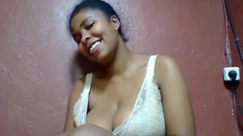 Snapshot of rovaelyah chatting on 11.22.25 rovaelyah online show from 11.22.25