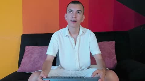 Snapshot of rowancley chatting on 09.10.25 Rowan online show from 09.10.25