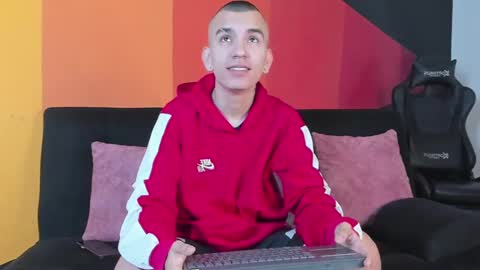 Snapshot of rowancley chatting on 09.11.25 Rowan online show from 09.11.25