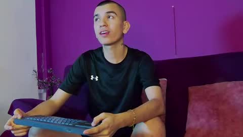 Snapshot of rowancley chatting on 09.16.25 Rowan online show from 09.16.25