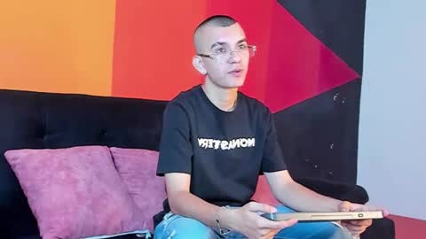 Snapshot of rowancley chatting on 09.25.25 Rowan online show from 09.25.25