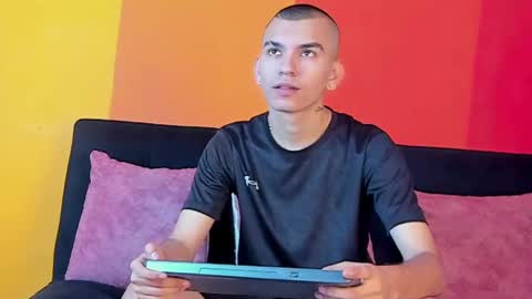 Snapshot of rowancley chatting on 09.26.25 Rowan online show from 09.26.25