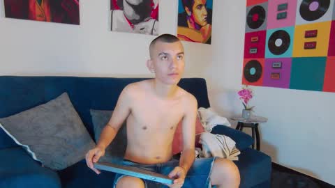 Snapshot of rowancley chatting on 10.16.25 Rowan online show from 10.16.25