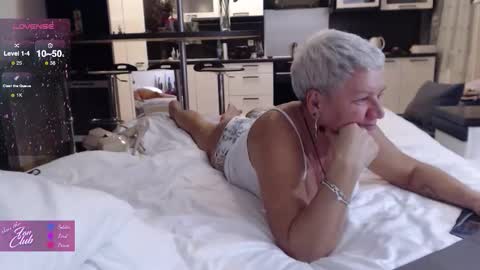 Roxana online show from 10.16.25