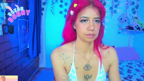 Snapshot of roxanbunny chatting on 06.05.26 roxxy online show from 06.05.26