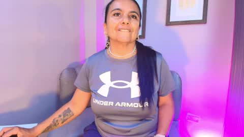 Snapshot of roxanna_moore2 chatting on 05.28.26 Roxanna online show from 05.28.26