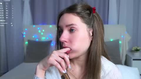 roxannastoo online show from 12.20.25