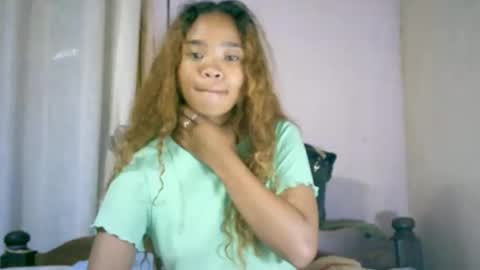 roxanne_98 online show from 11.26.25