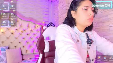 roxanne_han online show from 12.14.25