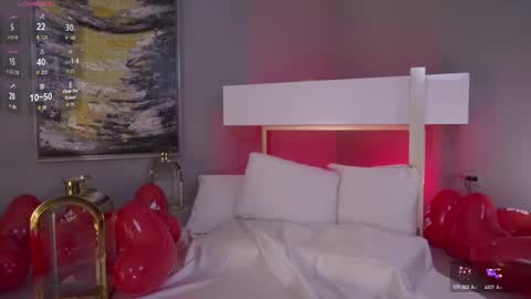 Roxanne Hill  online show from 02.14.25