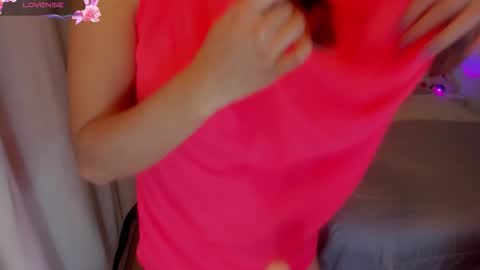 roxannkanneth_ online show from 01.31.26