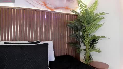 Roxie  online show from 04.02.26