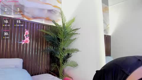 Roxie  online show from 04.18.26