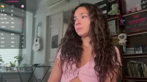 Snapshot of roxieflexie chatting on 10.12.25 Roxie online show from 10.12.25