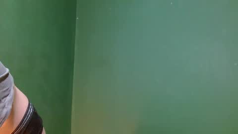 Snapshot of roxiehood chatting on 09.13.25 Roxie online show from 09.13.25