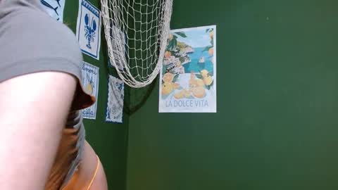 Snapshot of roxiehood chatting on 09.29.25 Roxie online show from 09.29.25