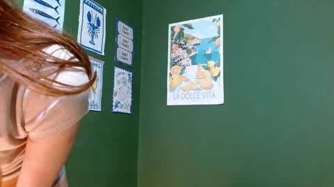 Snapshot of roxiehood chatting on 10.20.25 Roxie online show from 10.20.25