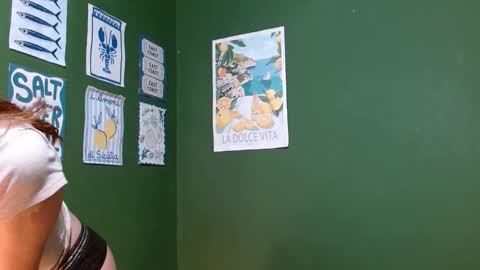 Snapshot of roxiehood chatting on 11.20.25 Roxie online show from 11.20.25