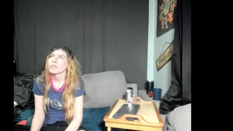 Snapshot of roxihazeleyes chatting on 03.04.26 roxihazeleyes online show from 03.04.26