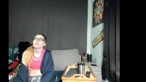 Snapshot of roxihazeleyes chatting on 03.05.26 roxihazeleyes online show from 03.05.26