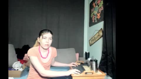 Snapshot of roxihazeleyes chatting on 03.06.26 roxihazeleyes online show from 03.06.26