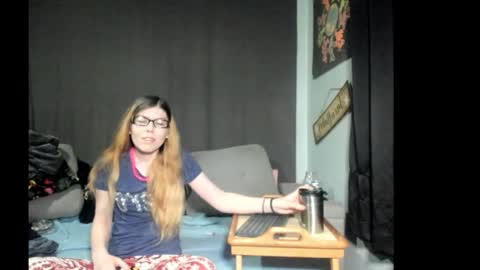 Snapshot of roxihazeleyes chatting on 03.08.26 roxihazeleyes online show from 03.08.26