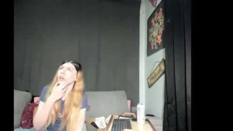 Snapshot of roxihazeleyes chatting on 03.10.26 roxihazeleyes online show from 03.10.26