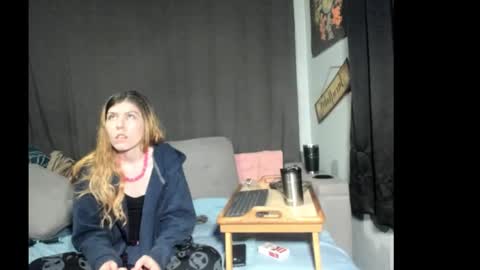 Snapshot of roxihazeleyes chatting on 03.12.26 roxihazeleyes online show from 03.12.26