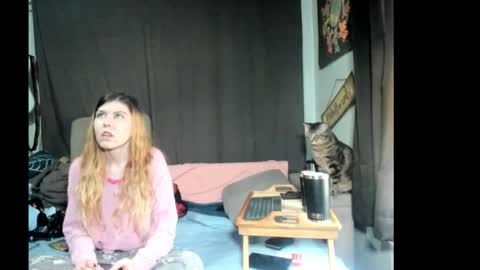 Snapshot of roxihazeleyes chatting on 03.15.26 roxihazeleyes online show from 03.15.26