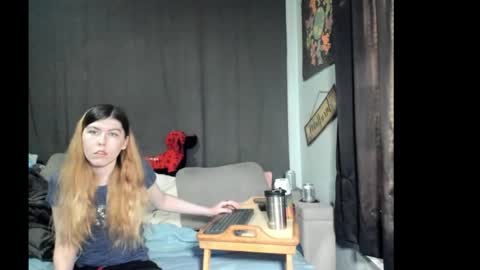 Snapshot of roxihazeleyes chatting on 03.20.26 roxihazeleyes online show from 03.20.26