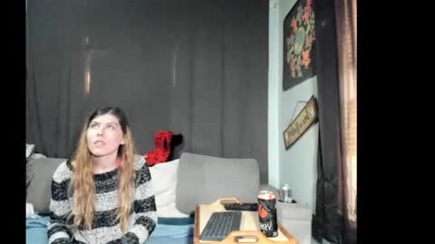 Snapshot of roxihazeleyes chatting on 03.21.26 roxihazeleyes online show from 03.21.26