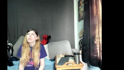 Snapshot of roxihazeleyes chatting on 03.22.26 roxihazeleyes online show from 03.22.26