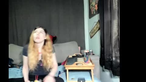 Snapshot of roxihazeleyes chatting on 03.23.26 roxihazeleyes online show from 03.23.26