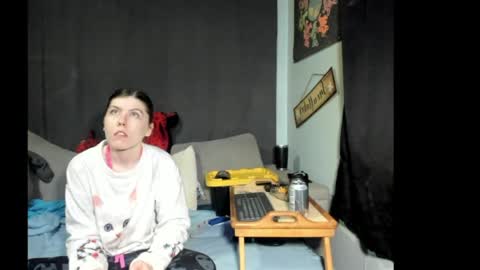 Snapshot of roxihazeleyes chatting on 04.08.26 roxihazeleyes online show from 04.08.26