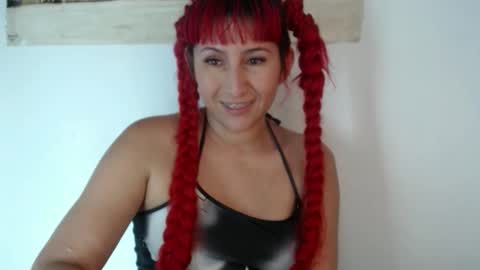 Snapshot of roxxane_purple chatting on 05.31.26 Florecita online show from 05.31.26