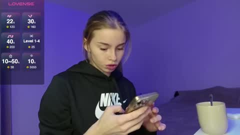 Snapshot of roxxxie_reid chatting on 02.25.25 Roxieex ABBY online show from 02.25.25