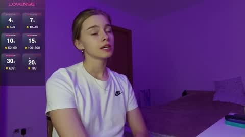 Snapshot of roxxxie_reid chatting on 02.27.25 Roxieex ABBY online show from 02.27.25