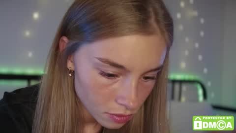 Snapshot of roxxxie_reid chatting on 10.16.25 Roxieex ABBY online show from 10.16.25