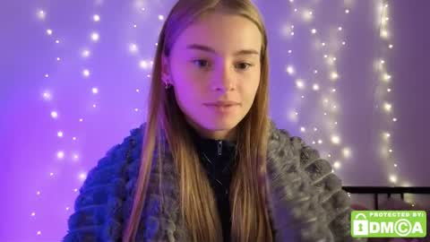 Snapshot of roxxxie_reid chatting on 10.28.25 Roxieex ABBY online show from 10.28.25