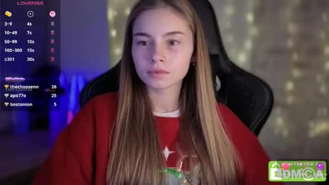 Snapshot of roxxxie_reid chatting on 12.20.25 Roxieex ABBY online show from 12.20.25