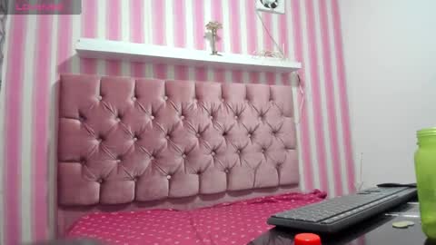 roxxy_velasquez online show from 12.22.24